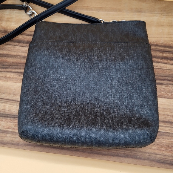 Michael Kors Signature Black Logo Crossbody Bag w/Adj Strap & Silver Hardware - Picture 4 of 10